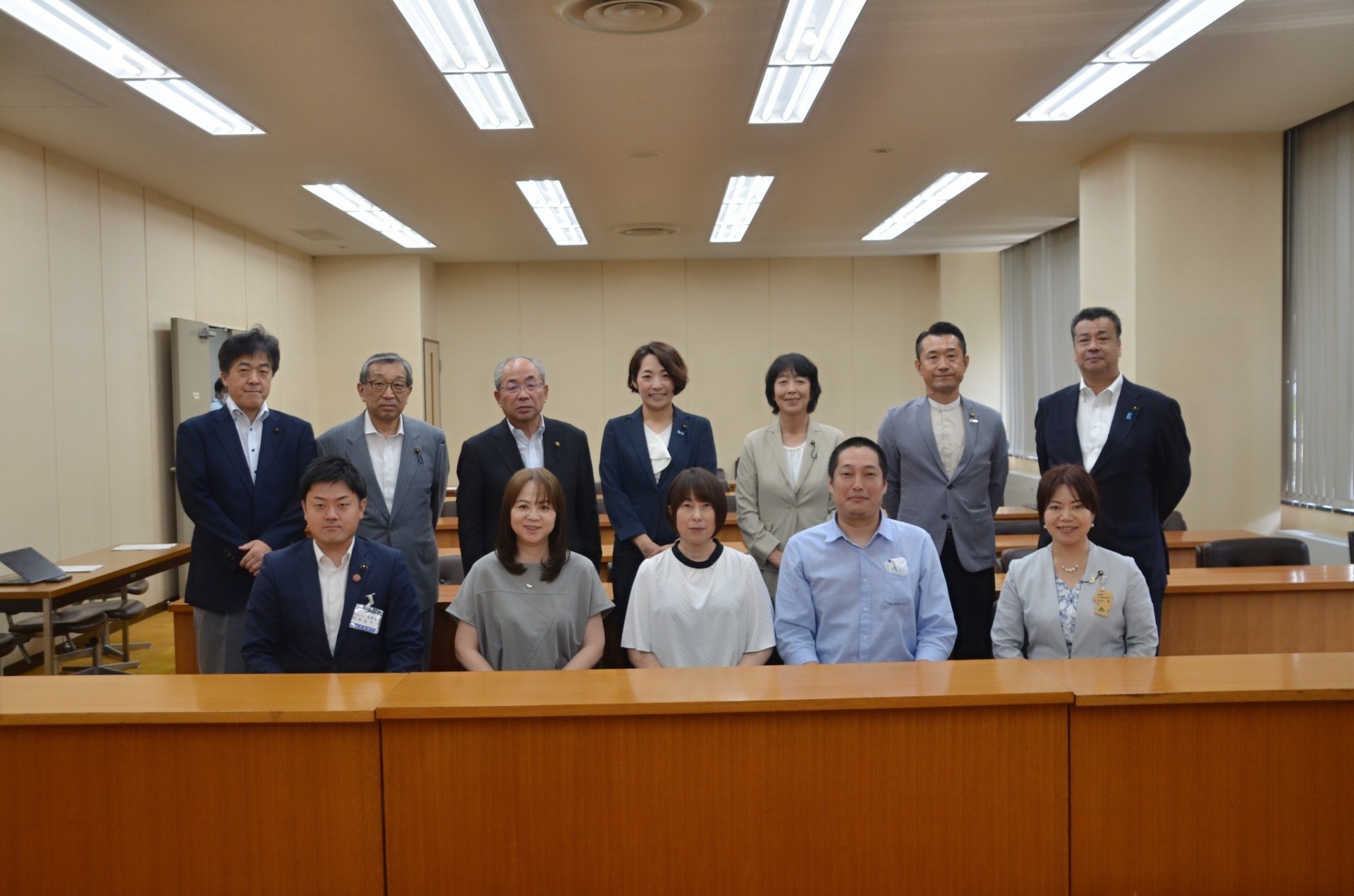 こども支援・若者定着対策特別委員会